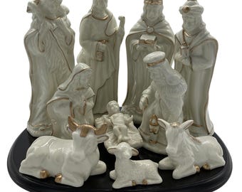 Vtg Christmas Wonder Jade Porcelain Nativity Wood Base 7 Inch White Gold Figures