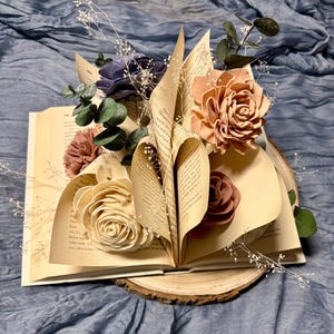 Centerpiece-Book/Flowers