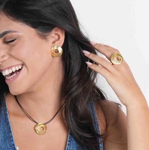 Sophisticated and Modern Jewelry Set for Women, Ring with Earrings and Necklace in Gold, Circular Jewelry, Infinity Circle Gold Jewelry Set