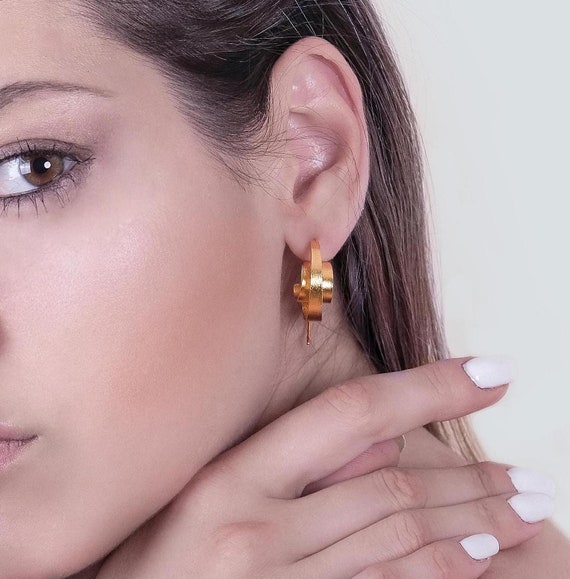 Statement Gold Threader Earring, Gold Threader Earring, Small Statement Earring, Gold Statement Earring, Minimal Earring, Dangle Threader