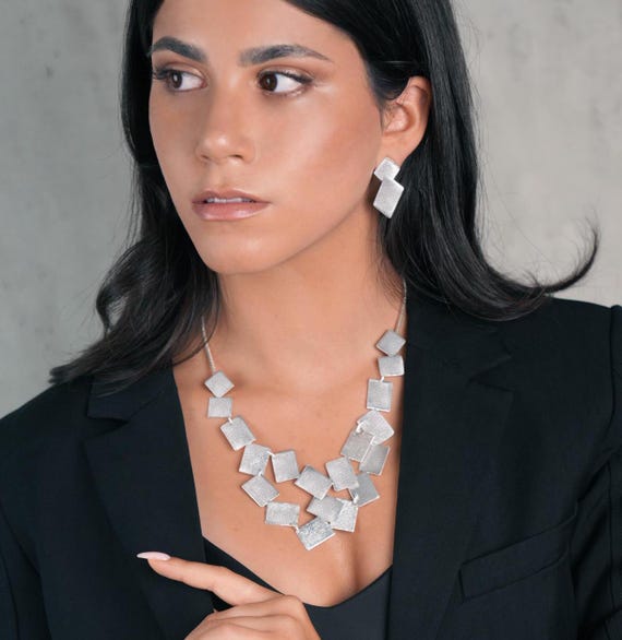 Magnificent Statement Silver Necklace for Women, Unique Geometric Bib Necklace in Silver, Modern Style Red Carpet Necklace