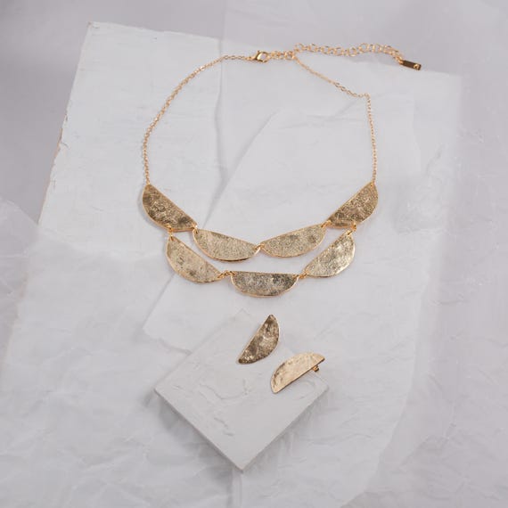 Gold Necklace and Earrings Jewelry Set, Golden Crescent Jewelry Set, Gold Bib Necklace, Matching Necklace Earring, Half Oval Golden Jewelry