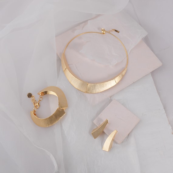Geometric Gold Jewelry Set, Minimal Golden Jewelry, Modern Gold Necklace, Matching Gold Earring and Bracelet, Chic Statement Gold Jewelry
