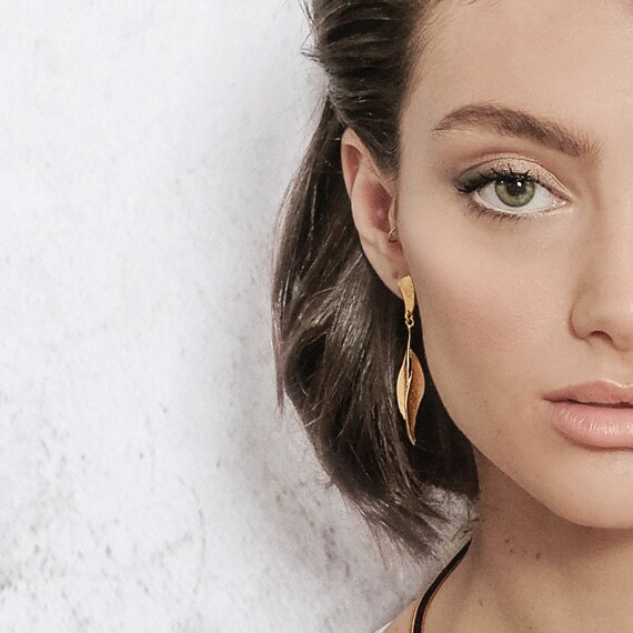 Small Leaf Earring, Gold Dangle Earring, Dangling Gold Earring, Leaf Earring, Gold Leaf Earring, Gold Earring, Dangling Earring, Dangle Stud