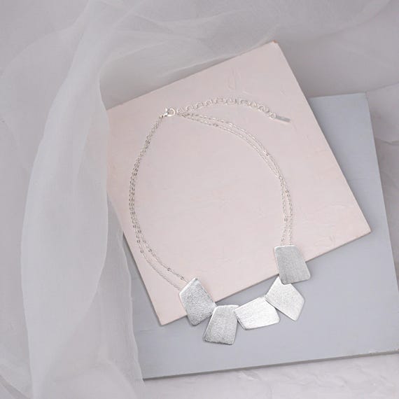 Chic Short Silver Necklace, Silver Bib Necklace, Geometric Necklace, Modern Silver Necklace, Short Modern Bib Necklace for Women