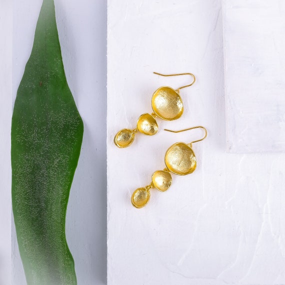 Gold Shell Earrings, Nature Inspired Jewelry, Gold Dangle Earrings, Gold Statement Earrings, Unique Dangle Earrings, Long Drop Earrings
