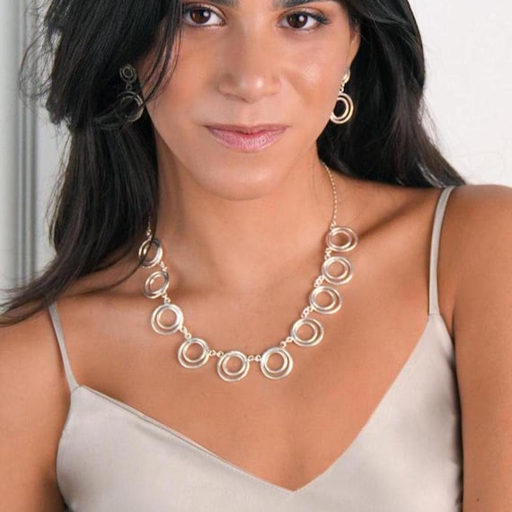 Geometric Circles Necklace, Silver Coin Necklace, Silver Circles Bib Necklace, Short Silver Modern Necklace, Short Silver Hoop Necklace