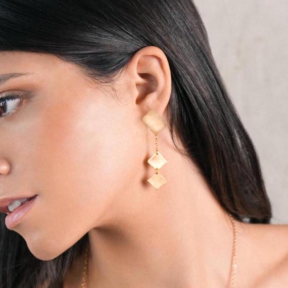 Gold Dangling Square Clip-On Earrings, Geometric Golden Drop Ear Clip Earrings, No-Pierce Modern Earrings for Women, Gold Cube Clip Ons