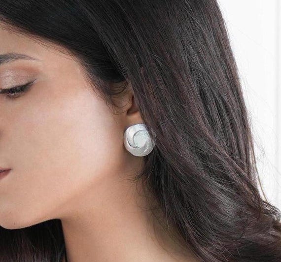 Silver Coin Clip On Earrings, Silver Circle Ear Clips, Unique Clip On Earrings in Silver, Geometric Clip-On  Earrings, No Pierce Silver Stud