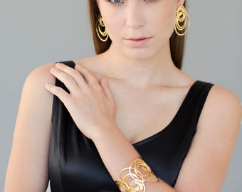 Gold Statement Cuff Bracelet and Earrings Set, Unique Cuff and Statement Earrings, Golden Jewelry Set for Women, Show Stopper Jewelry Set