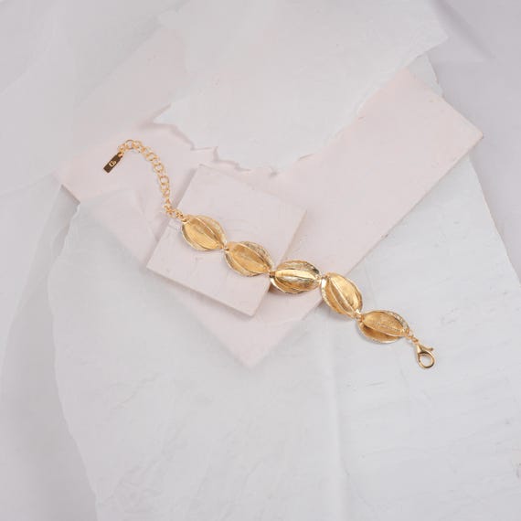 Beautiful Gold Bracelet, Sophisticated Golden Link Bracelet for Women, Organic Texture and Design, Unique Modern Bracelet in Gold
