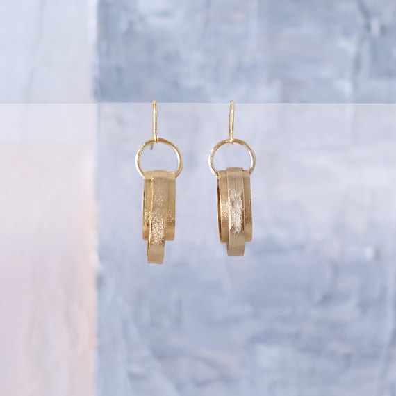 Gold Dangle Earring, Gold Oval Earring, Dangle Earring, Circle Earring, Dangling Earring, Geometric Earring, Gold Wire Earring, Modern Wire