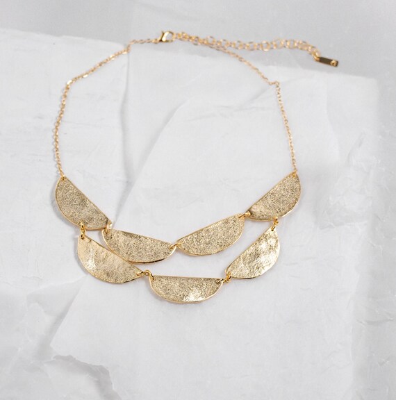 Textured Short Crescent Necklace for Women, Gold Semicircle Bib Necklace, Organic textured Geometric Necklace, Elegant Short Gold Necklace