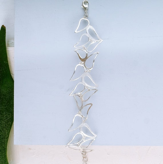 Silver Teardrop Bracelet, Delicate Silver Bracelet, Silver Drop Bracelet, Delicate Leaf Bracelet, Silver Paisley Bracelet, Silver Wedding