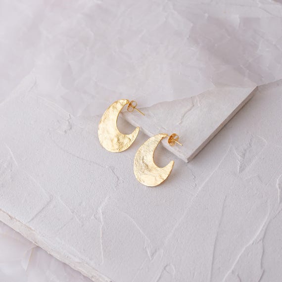 Gold Gypsy Oval Earring, Minimalist Golden Gypsy Earrings, Boho Chic Gold Stud Earrings, Golden Half Hoop Earrings for Women, Gold Post Oval