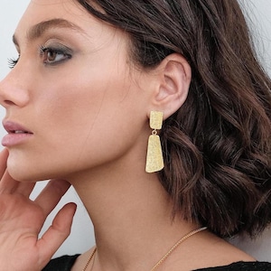 Geometric Gold Clip On, Gold Rectangle Ear Clips, Geometric Gold Earring Clip Ons, Minimal Clip Ons, Modern Clip On Earrings, Unique Clip On