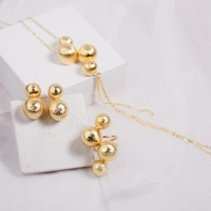 Gold Sphere Schmuckset, Goldene Kugel Schmuckset für Frauen, Statement Schmuck in Gold, Goldene Geometrische Passende Kette, Ring und Ohrringe