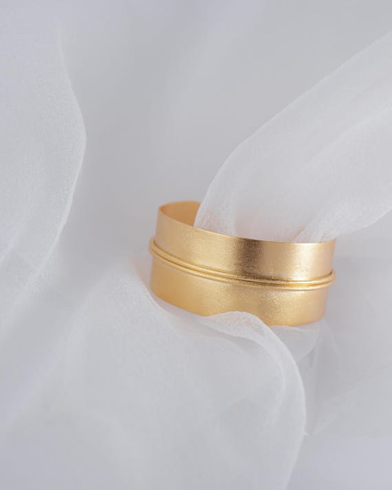 Gold Cuff Bracelet, Gold Gladiator Cuff, Golden Arrow Cuff Bracelet, Arrowhead detail Bracelet, Statement Gold Cuff, Minimalist Open Cuff