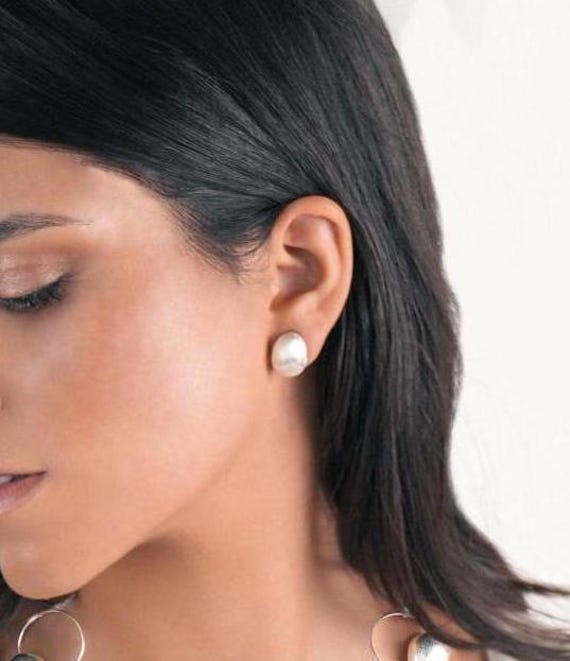 Modern Silver Stud Earring, Organic Shaped Post Earrings in Silver, Oval Silver Stud Earrings for Women, Fashion Staple Earrings, Basic Stud