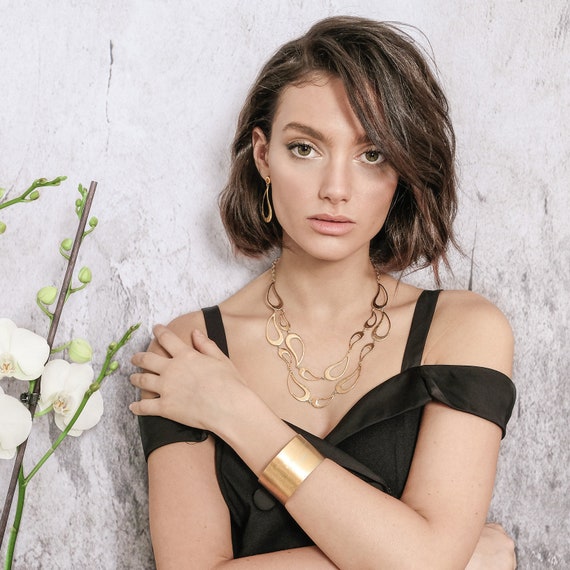 Layered Drop Gold Necklace, Short Teardrop Necklace, Gold Paisley Necklace, Layered Gold Necklace, Short Gold Necklace, Gold Bib Necklace
