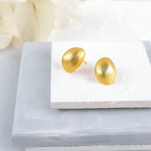 Gold Stud Earring, Gold Earring, Gold Post Earring, Textured Stud Earring, Textured Post Earring, Gold Round Earring, Small Post Earring afbeelding 4