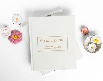 Aunt Memory Book & Keepsake Journal | Thoughtful Gift for Aunt