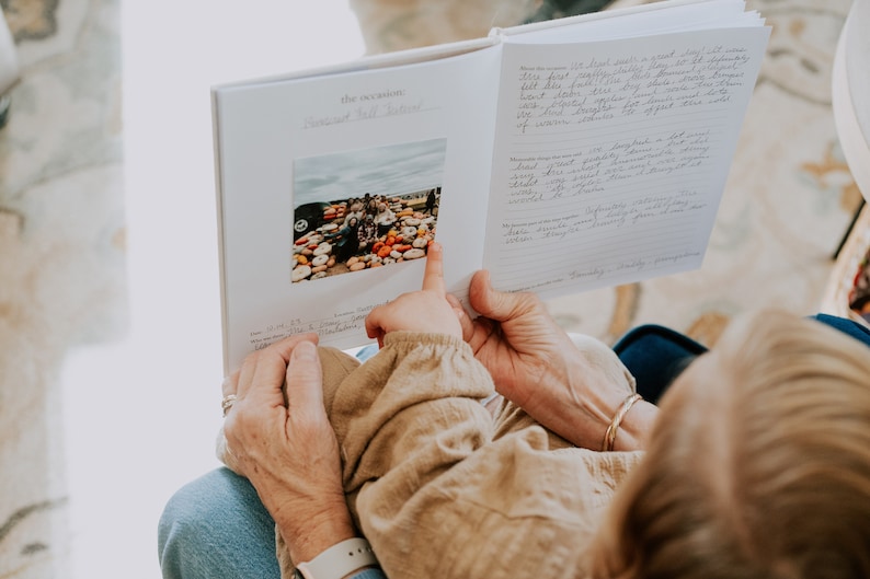 Grandparent Memory Book & Photo Album: New Grandma Gift Keepsake Scrapbook for Mom Dad Nana Grandpa Christmas Gift for Parents image 6