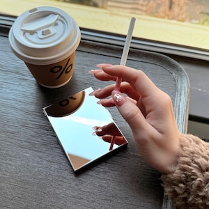 Full Mirror Metal Cigarette Case for Women - Elegant Vintage Style Compact, Perfect On-the-Go Mirror and Cigarette Holder, Unique Gift Idea