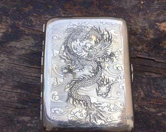 Vintage gegraveerde sigarettenkoker draken, metalen houder voor 16 standaardsigaretten, Chinees gelukscadeau