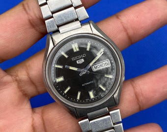 Reloj de pulsera Seiko 5 automático vintage de febrero de 1983, día/fecha, 6309-8230 A2, fabricado en Japón, con 17 joyas y esfera negra para hombre.
