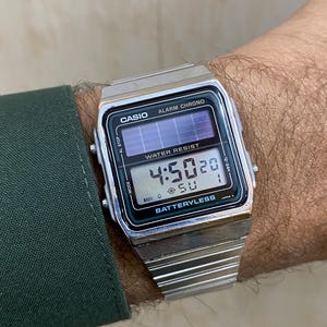 Vintage Rare CASIO Batteryless Digital Solar Quartz 2505 AL-180