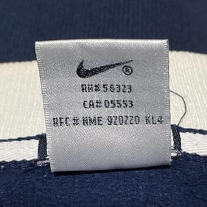 Sudadera Nike retro vintage de los años 90 con logo central bordado en azul marino y amarillo (talla S) imagen 18