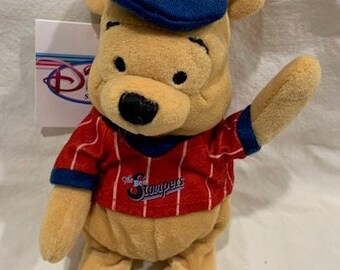 Vintage Disney Store Retired Baseball Winnie the Pooh Mini Bean Bag Plush *Near Mint* w/ tag