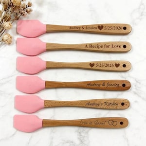 Personalisierter Pfannenwender Hochzeit Gefälligkeiten, Brautparty Gastgeschenke in loser Schüttung, Mini Pfannenwender, Backgeschenk, Küchenutensilien