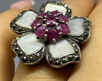 Vintage 925 Sterling Silber Blumenring mit Rubinen, Perlmutt & Markasiten