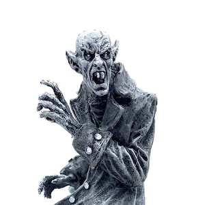 Dracula: Nosferatu Statue