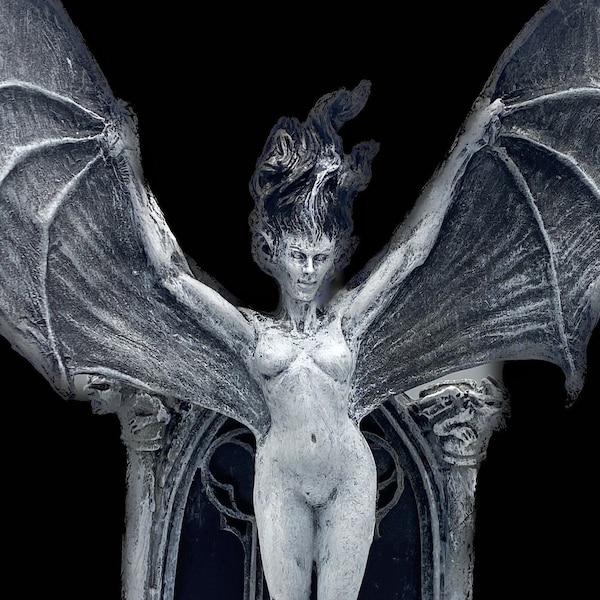 Carmilla the Vampire Statue, Grayscale