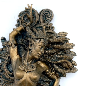 Medusa-muurplaat, sculptuur van hars |. Muurkunst mythologisch wezen | Personagebeeld mythen en legendes | Cadeau liefhebber fantasiekunst