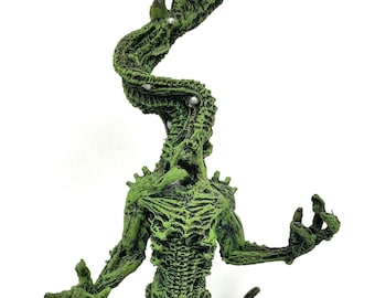 H.P. Lovecraft’s Nyarlathotep Ornament, Hand Painted Sculpture | Cthulhu Mythos Monster Figurine | Lovecraftian Horror Decor and Gamer Gift