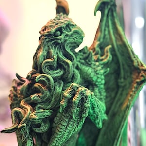 Cthulhu Enthroned Statue, Hand Painted Resin Sculpture | Cthulhu Mythos Monster Figurine | Lovecraftian Horror Decor and Gamer Gift