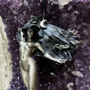 Nyx, die Göttin der Nacht Ornament | Mythologische Gottheiten Figur | Mythos und Legenden Charakter, mythische Verzierung für Gothic Holiday Decor