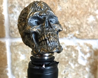 Ornate Skull Winestopper