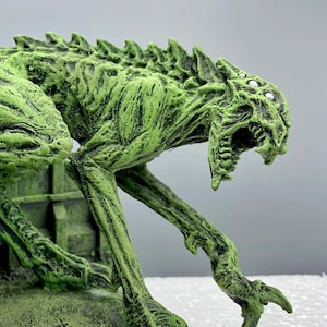 H.P. Lovecraft’s Hound of Tindalos Statue, Hand Painted Sculpture |Cthulhu Mythos Monster Figurine| Lovecraftian Horror Decor and Gamer Gift
