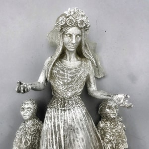 La Llorona, the Weeping Woman Statue