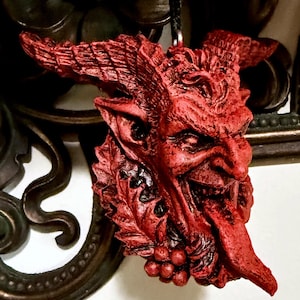 Krampus-hoofdornament, handgeschilderd harsbeeldhouwwerk | Beeldje mythisch wezen | Unieke donkere kerstdemon voor gotisch kerstdecor