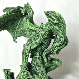 H.P. Lovecraft’s Call of Cthulhu Statue, Hand Painted Sculpture | Cthulhu Mythos Monster Figurine | Lovecraftian Horror Decor and Gamer Gift