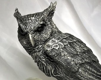 Horned Owl: Witch's Familiar Statue