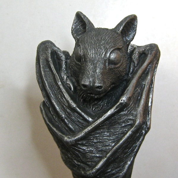 Fruit Bat Winestopper, pewter finish