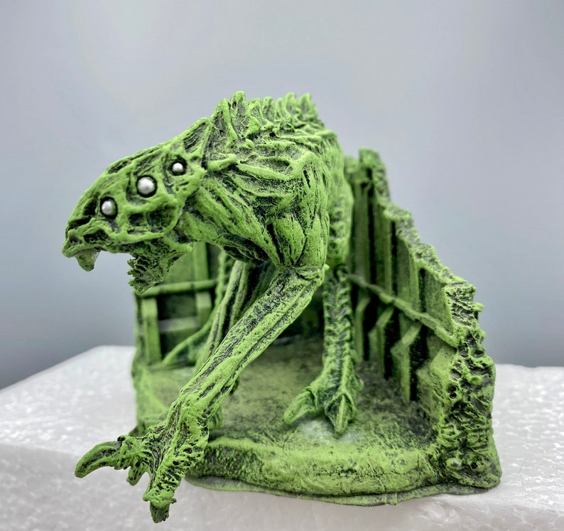 H.P. Lovecraft's Hound of Tindalos Statue image 8