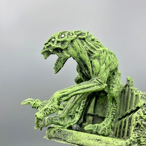 H.P. Lovecraft's Hound of Tindalos Statue image 3